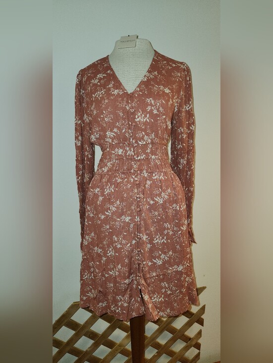 Promesa Dresses & Skirts - Promesa Rust Floral V-Neck Long Sleeve Midi Dress